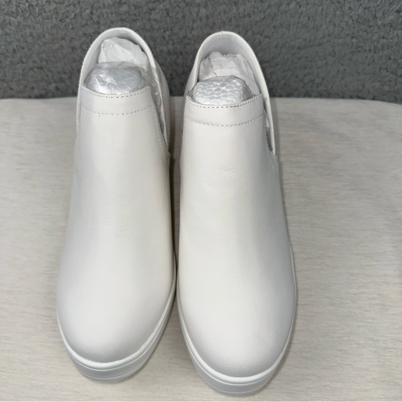 Journee Collection Shoes Womens 8 Wide White Platform Slip On Wedge Sneaker NEW - Picture 6 of 7